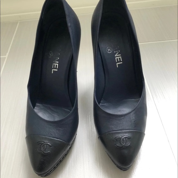 Authentic Chanel platform heels - Picture 2 of 5